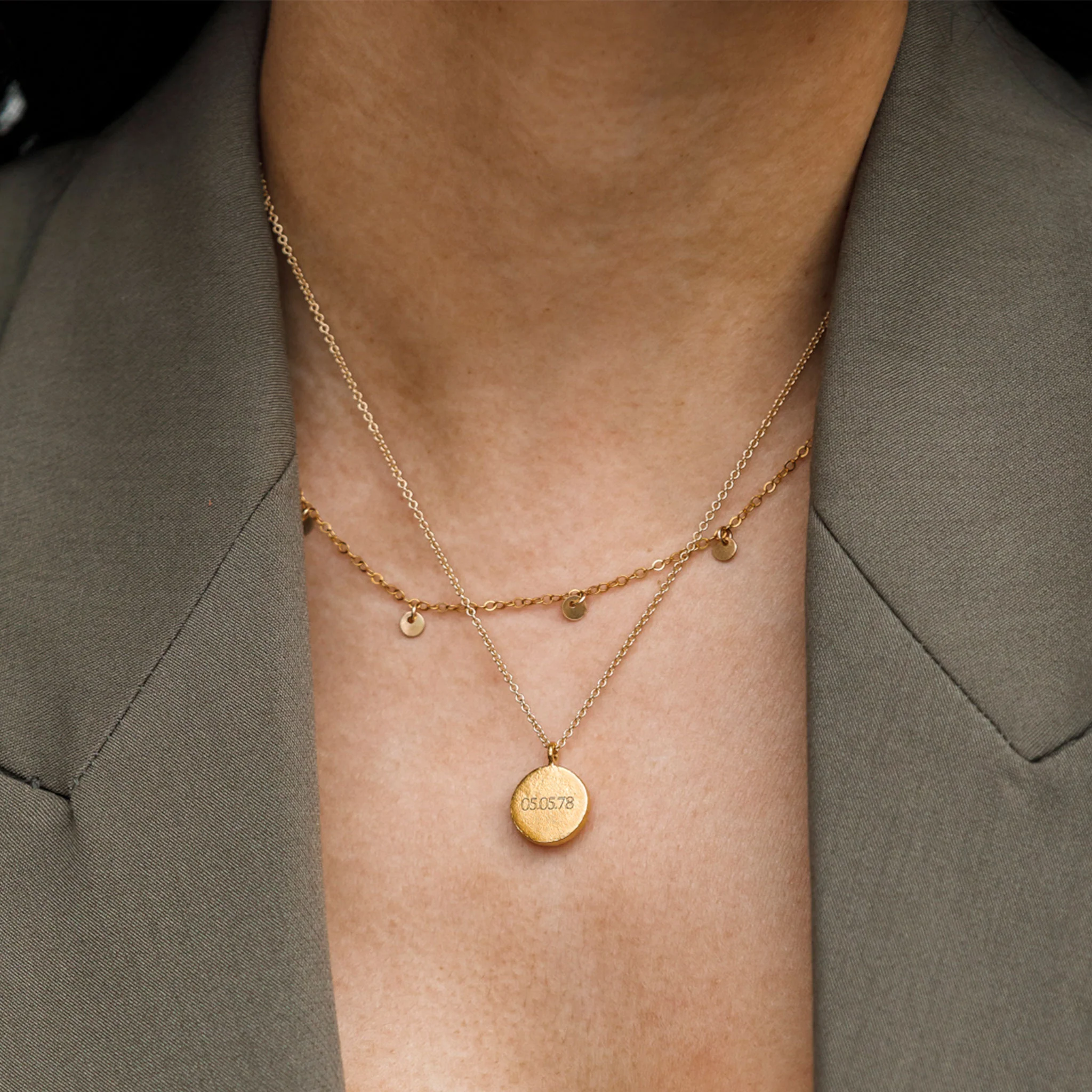 Engravable April Quartz Mini Sundial Birthstone Necklace - Image 3