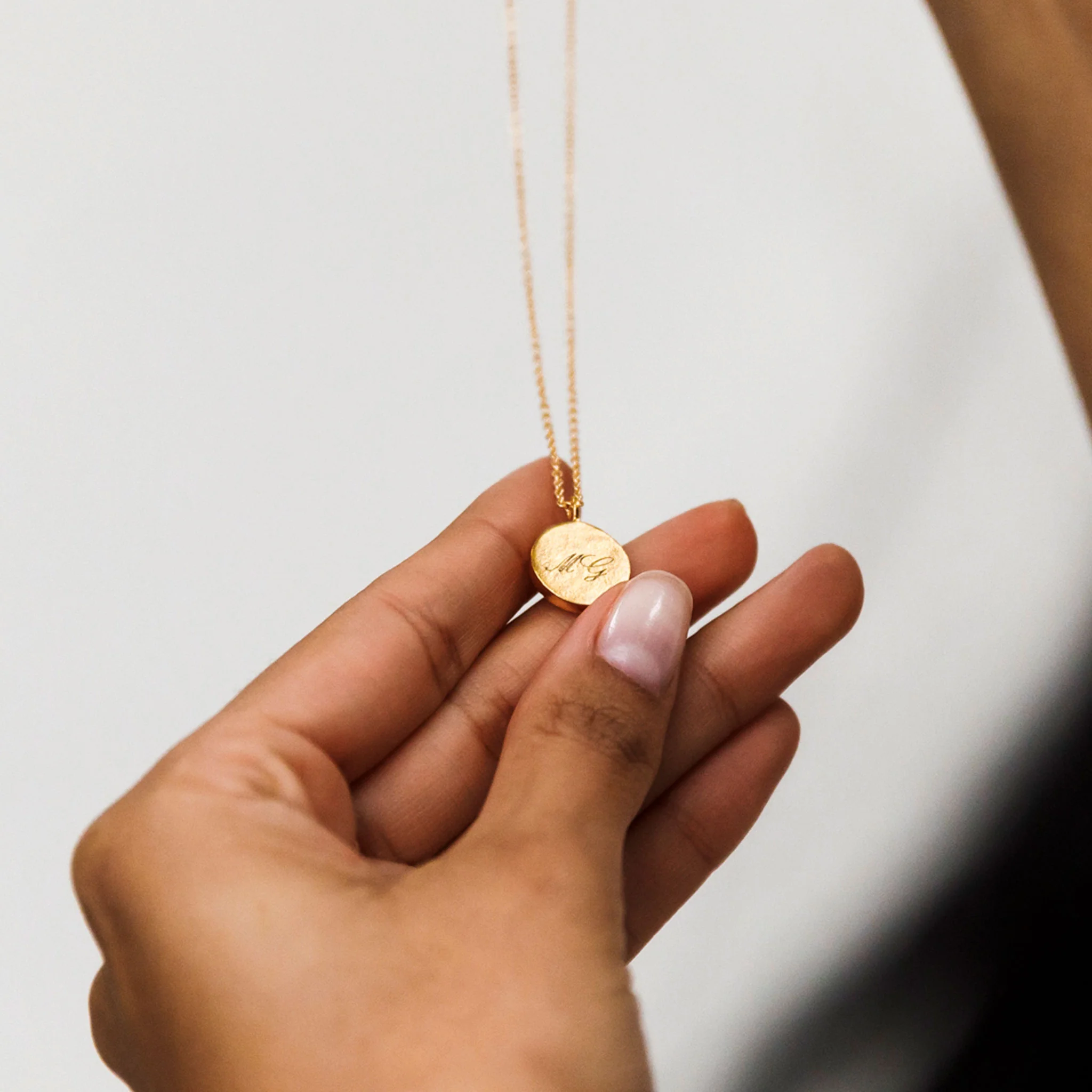 Engravable April Quartz Mini Sundial Birthstone Necklace - Image 5