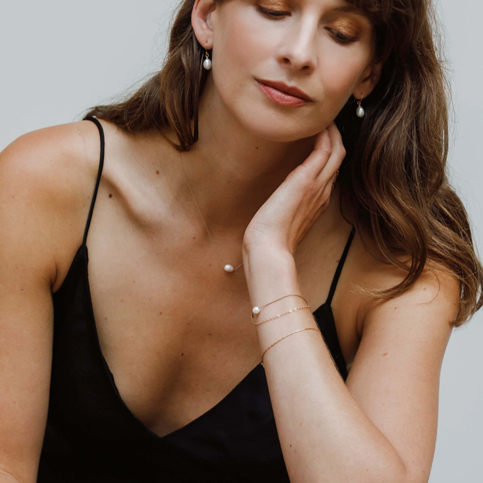Pearl Isla Drop Earrings - Image 3